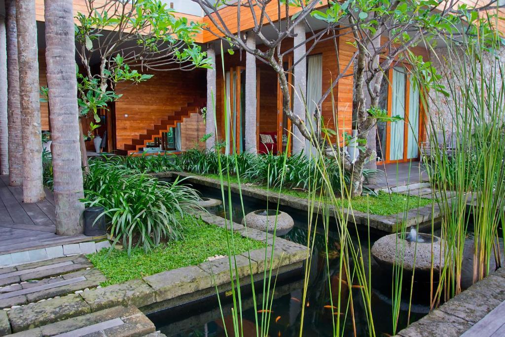 Eko Villa Seminyak - Tropical Villa, Walk To Beach Екстер'єр фото