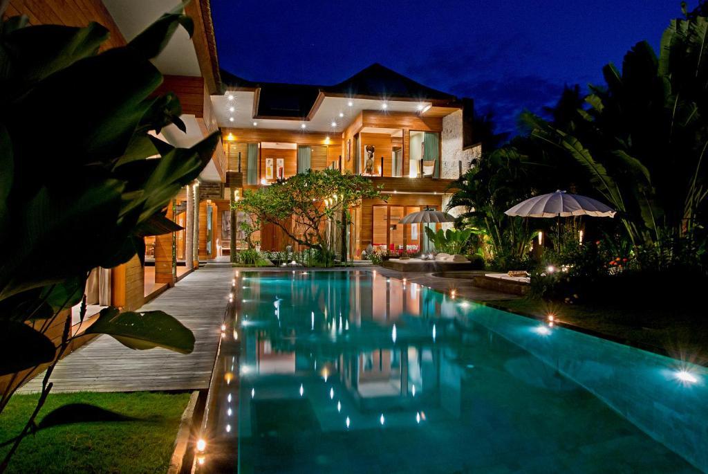 Eko Villa Seminyak - Tropical Villa, Walk To Beach Екстер'єр фото